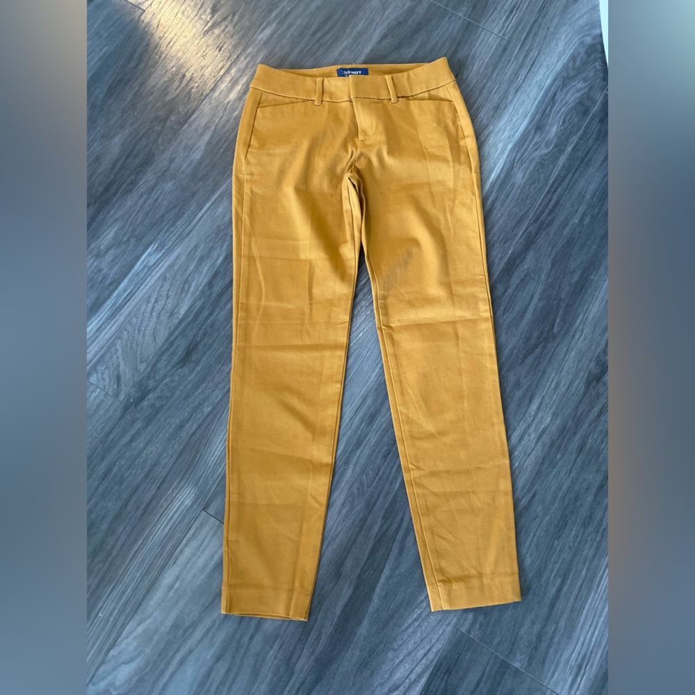 Old Navy Pixie Pant - Size 0